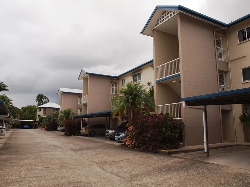 WELL PRESENTED, SPACIOUS TWO BEDROOM – CAT FRIENDLY – FULLY AIR CONDITIONED
