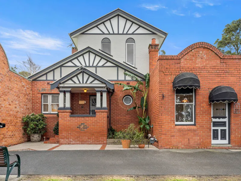 Landmark property with residential or commercial potential