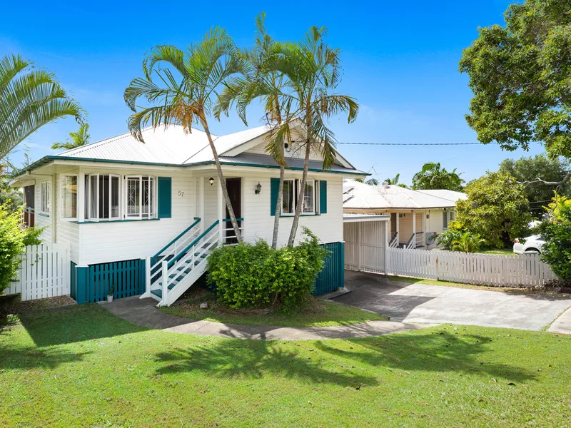 ELEVATED POSITION, IN MANSFIELD & WISHART CATCHMENT!