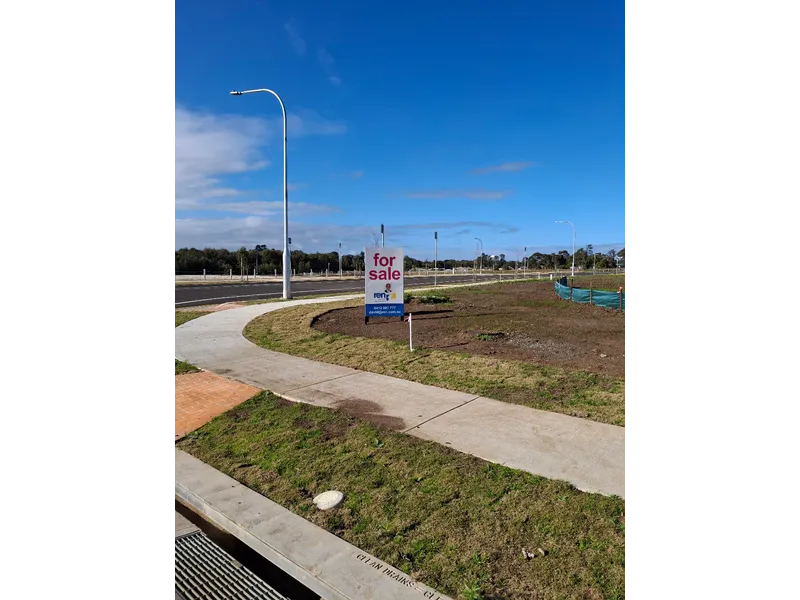 Registered corner duplex site