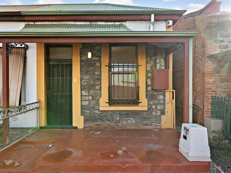 SPACIOUS 2BR CHARACTER COTTAGE STEPS TO GOUGER STREET!