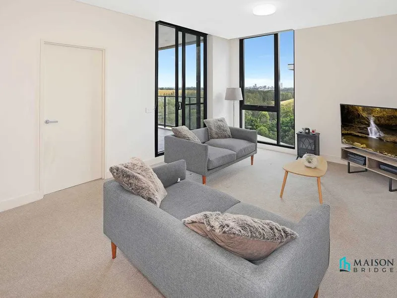 Luxury 2 Bedroom Apartment With Panoramic Views -Main Entry via 7 Verona Drive