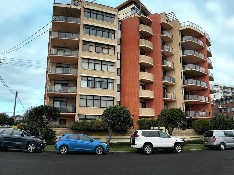 Ocean Views + Only 120m to The Entrance Boardwalk