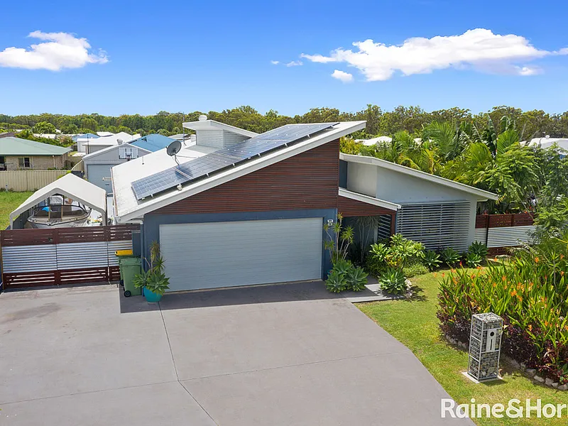 STUNNING PROPERTY WITH SHED AND SOLAR! BE QUICK!