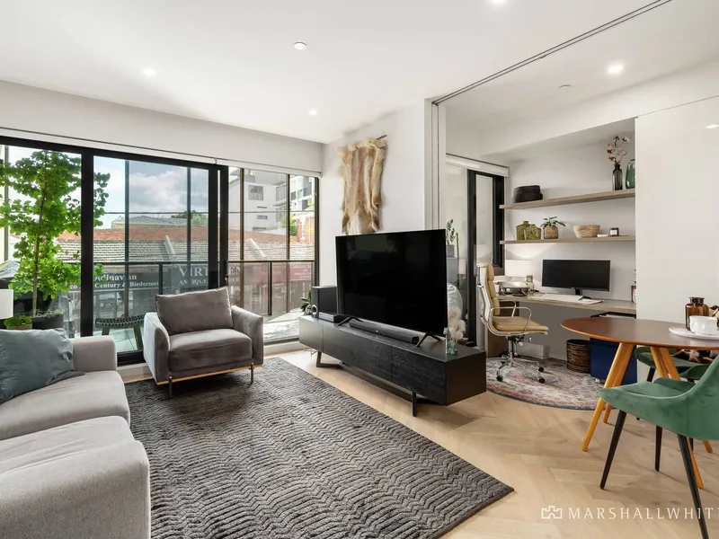 'Chronicle': Boutique High Street Sophistication