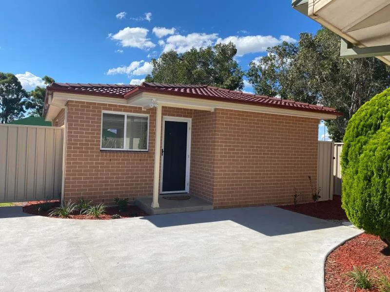 Private granny flat with street frontage BRAND NEW