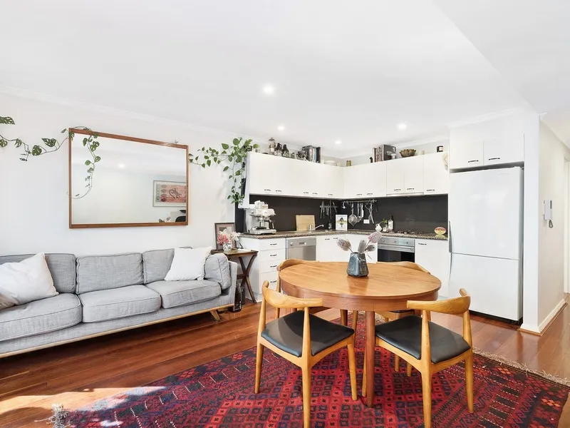 Quality courtyard apartment of privacy and security