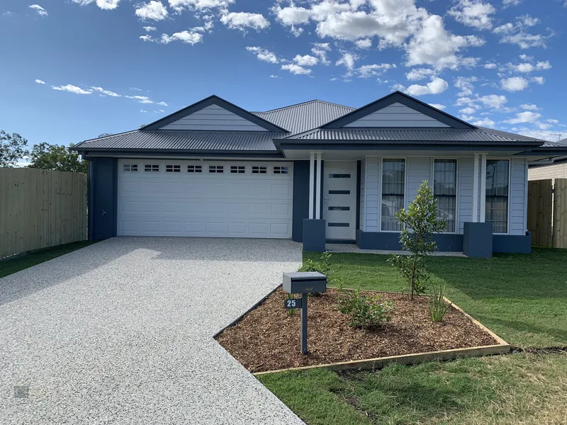 Near New Family Home - Minutes from Flagstone & Greenbank!