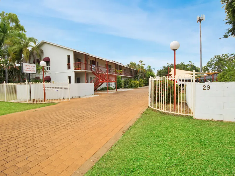 LOW MAINTENANCE UNIT! FULLY FURNISHED!