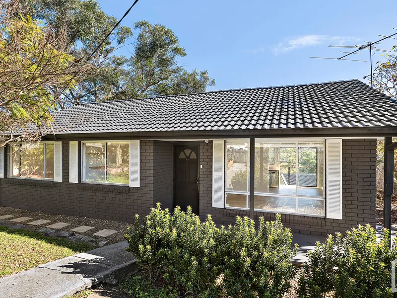 Modern three bedroom brick home on large block with stunning bush outlook - Open Saturday 8th June, 9.30am - 9.50am.
