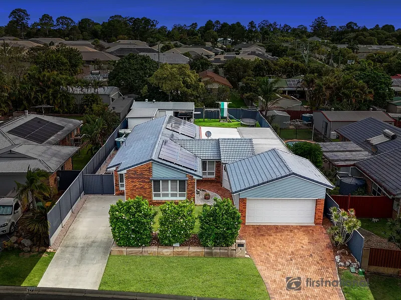 MODERN FAMILY HOME WITH ALL THE BELLS & WHISTLES!