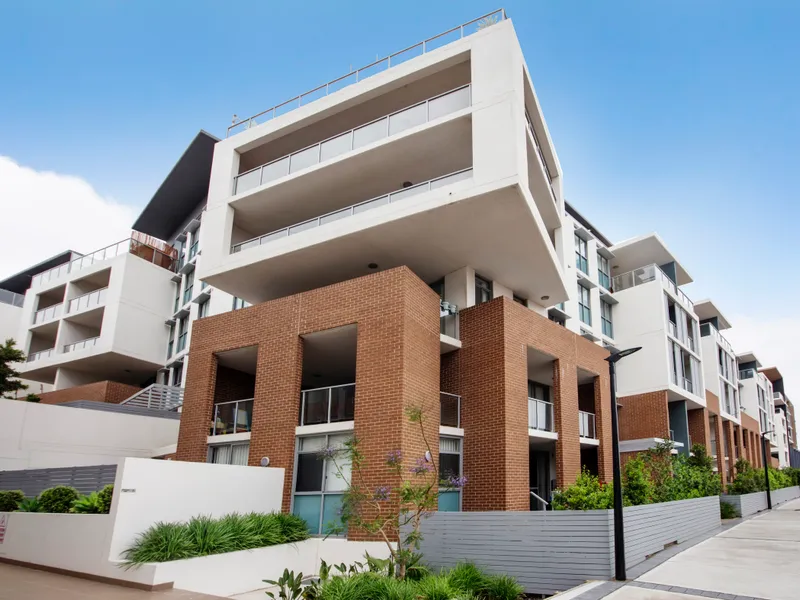 OVERSIZED ONE BEDROOM + PARKING – PARK GROVE