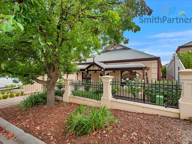 Gasparin Cottage in Prestigious Spring Hill!