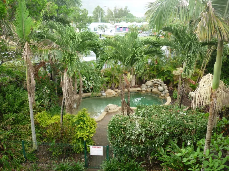 SPACIOUS TWO BEDROOM UNIT - LOW BODY CORPORATE FEES