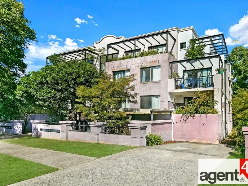 Bright North Facing Apartment ! Prime location !