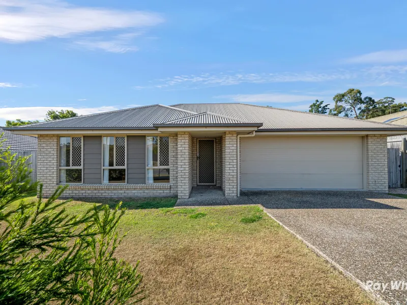 MODERN, TWO LIVING AREAS, BIG BACKYARD!