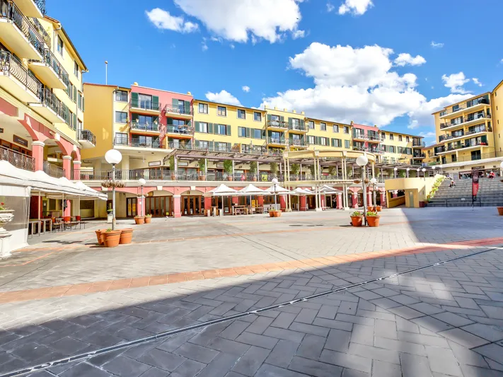 Massive Outdoor Terrace