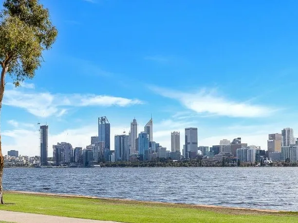 Foreshore living at its best