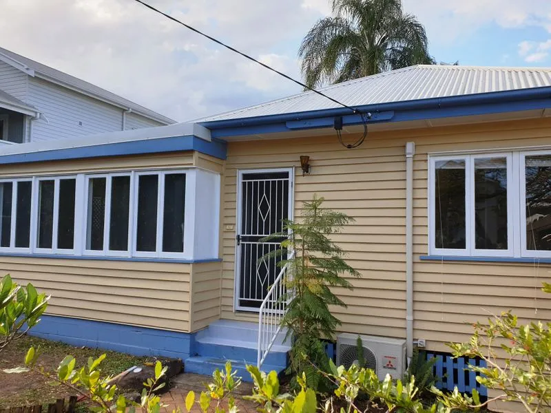 SECRET COTTAGE GARDEN