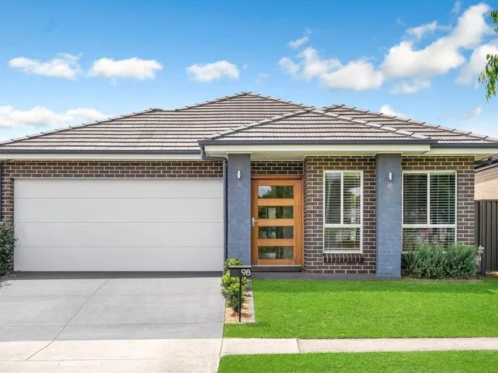 Beautifully Presented Home with Solar!