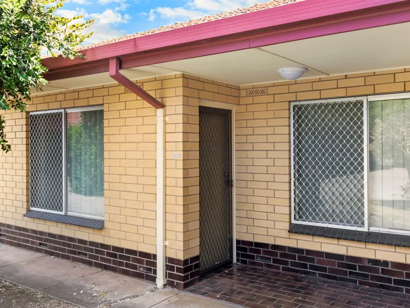 Spacious and super convenient fringe CBD living, Zoned for Adelaide & Botanic High School