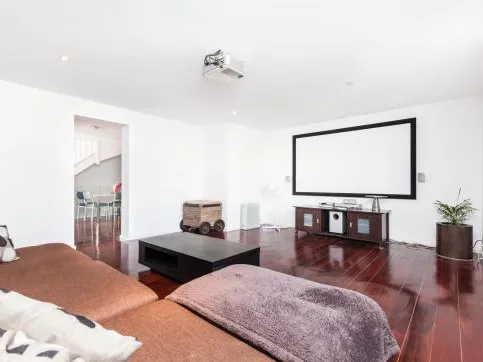 Enjoy the sights and delights of Melbourne in your own split level apartment.