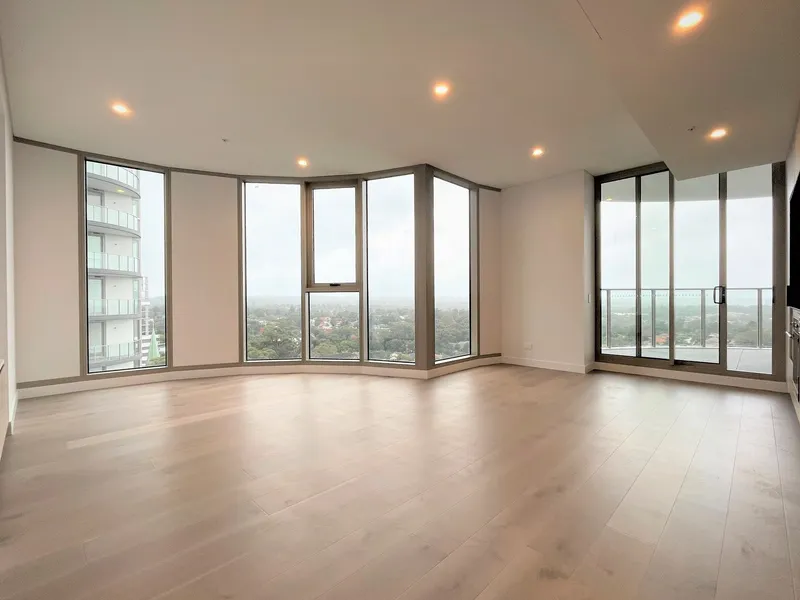 BRAND NEW North-East Facing 1 BED Apartment with City View