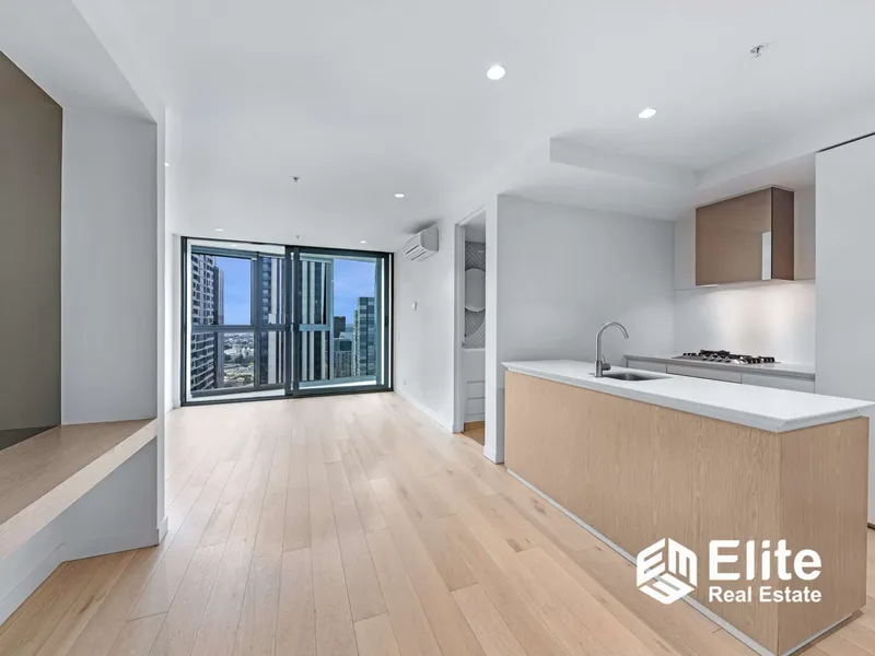Spectacular Views in Prime CBD Location