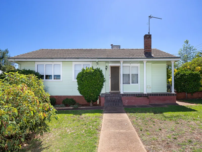 Cottage Style Home, Prestigious Location!