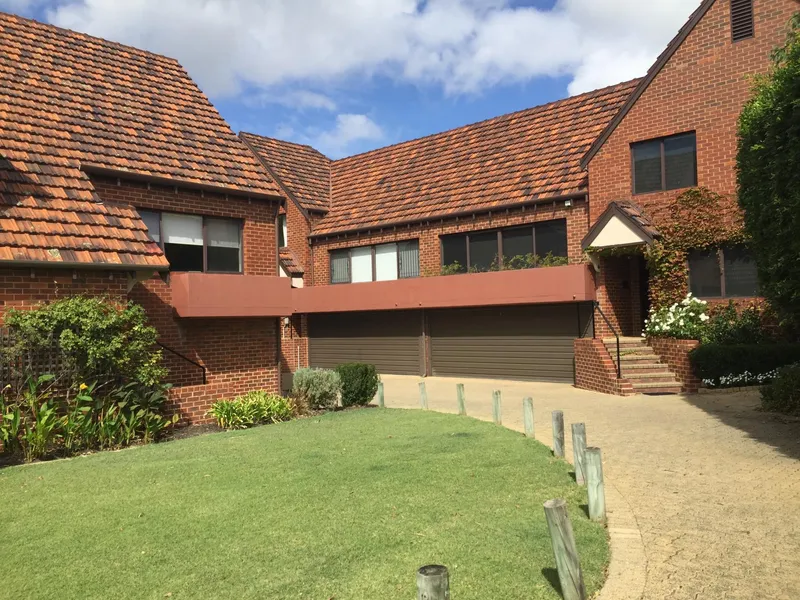 Beautiful Quiet and Attractive Location!