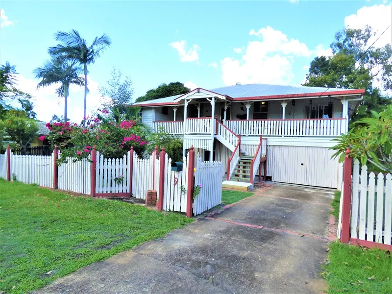 LOOKING FOR A PROJECT TO MAKE A PROFIT?? THEN YOU HAVE TO VIEW THIS ORIGINAL FEDERATION STYLE QUEENSLANDER!! FOR LOVERS OF THE UNIQUE!!