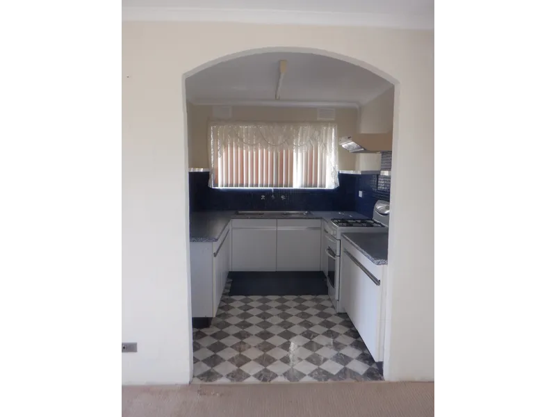 CLOSE TO BATEHAVEN CBD !!