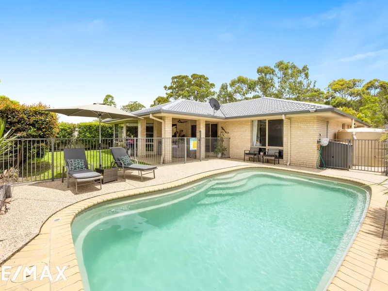 Stunning Coastal Living Awaits!