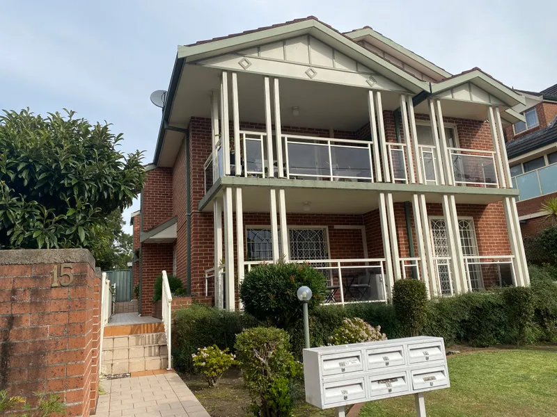 Nearly New Two bed room Unit In The Heart Of Riverwood For Lease Now!