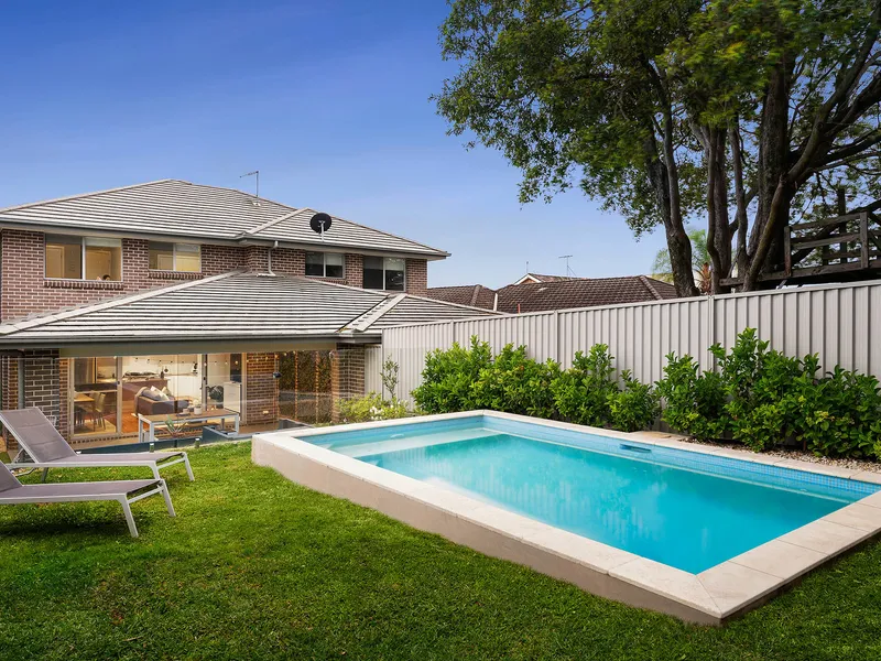 Timeless contemporary residence