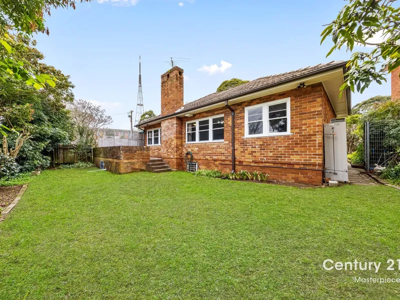 Full brick house with good school catchments & ultra convenience