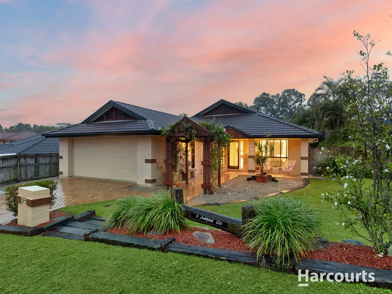 Luxurious Living in Petrie's Prestigious Estate