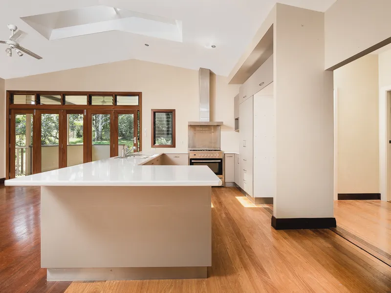 High Set Queenslander on Large Block