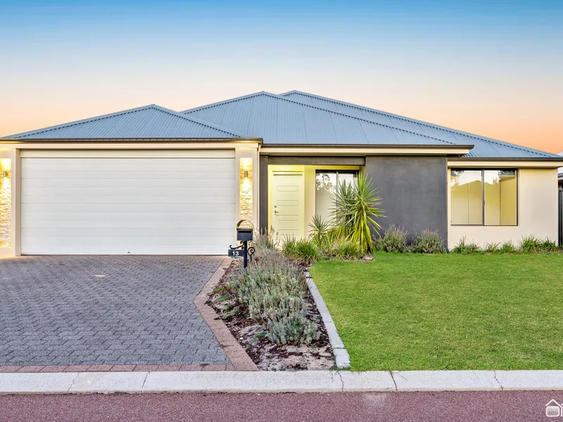 LIVING LARGE IN THE GLADES