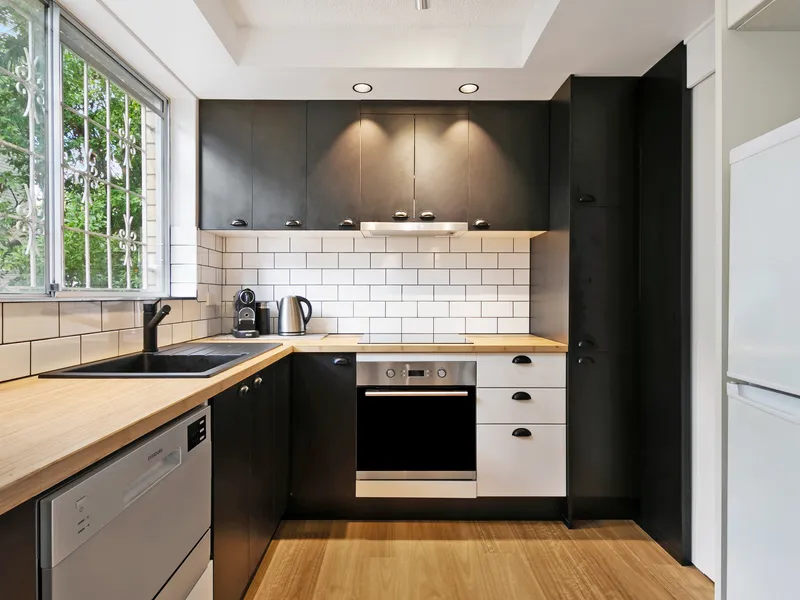 Decadently over-sized, chic lifestyle apartment