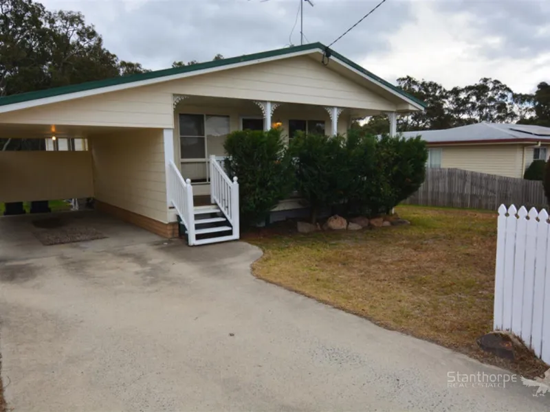 STANTHORPE – RENOVATED, VERY COMFORTABLE 3 BEDROOM TIMBER HOME ON 833M2