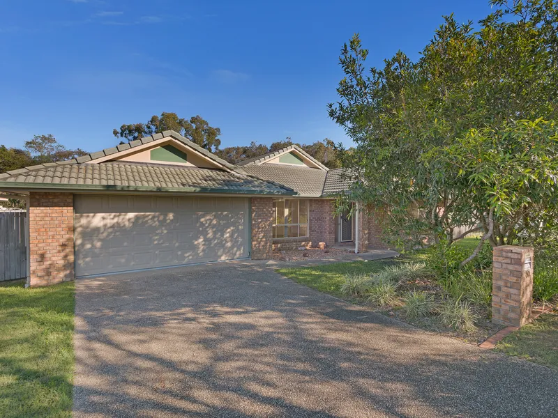 Family Home backing onto Parklands