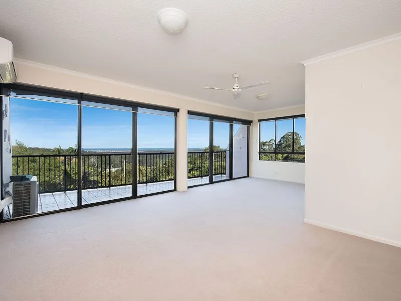 On-Buderim Penthouse With Breathtaking Coastline Views