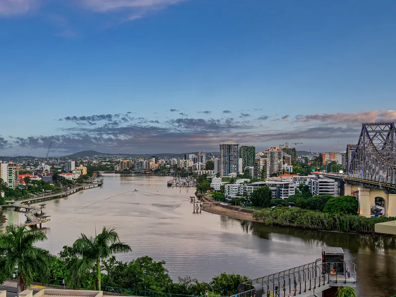Sweeping River Views in Prestigious Petrie Point