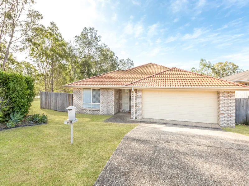 ENJOY THE EXCLUSIVE LIFESTYLE THAT RIVER HEIGHTS ESTATE HAS TO OFFER!