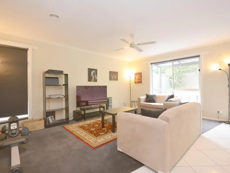 Low maintenance townhouse, in peaceful location