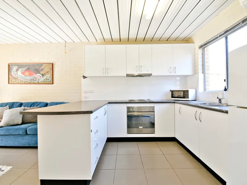 Modern Townhouse Within Walking Distance Of The CBD