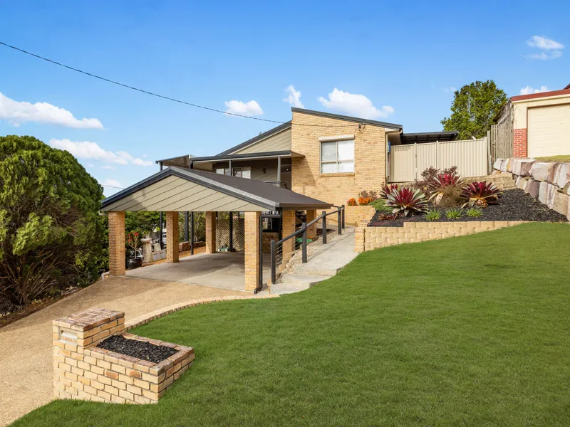 This 90's Built House is Big Enough for the Hugest Parties