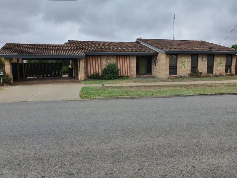 Superb Location Superb Price Serious Seller *Under Offer*