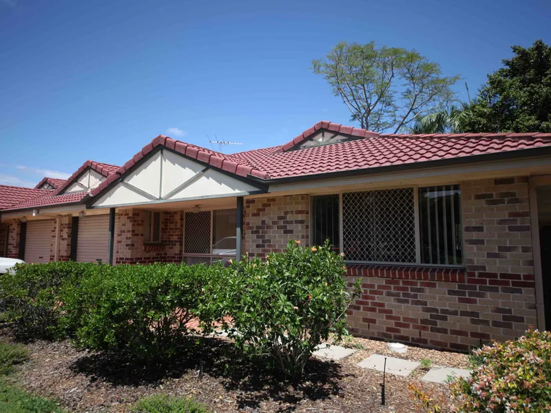 Rare Lowset Villa in Gated Complex with Pool!